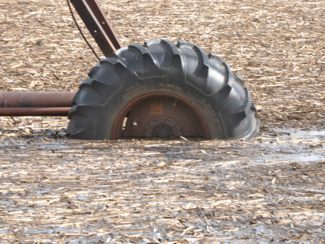 USDA has changed policies around prevented planting that likely will affect coverage and indemnities in the Northern Plains. Floods in parts of Nebraska in 2010 kept the fields around this center-pivot wheel from being planted. (DTN file photo by Russ Quinn) 
